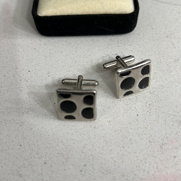Cuff Links by Kay Jewelers like new Black/Silver - Picture 2 of 3